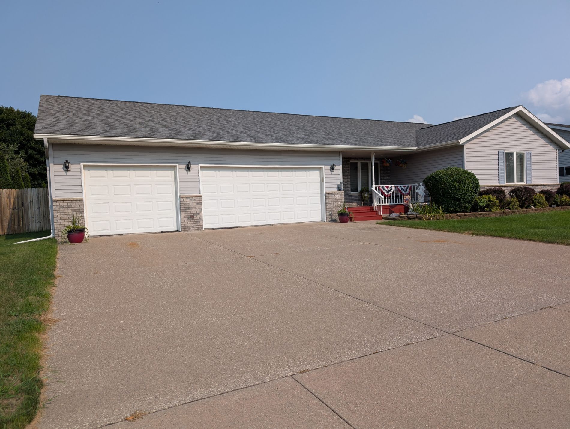 Holmen Home, WI Real Estate Listing